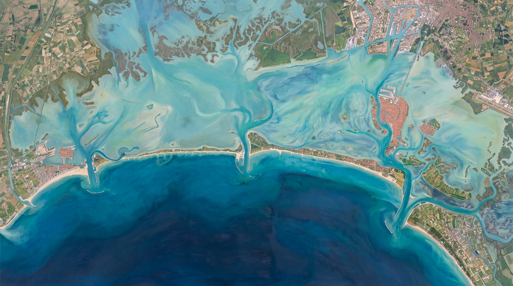 Rotta panoramica dal Nicelli lungo il lungomare del Lido e il litorale di Pellestrina fino a Chioggia, con rientro sopra la laguna e Venezia.